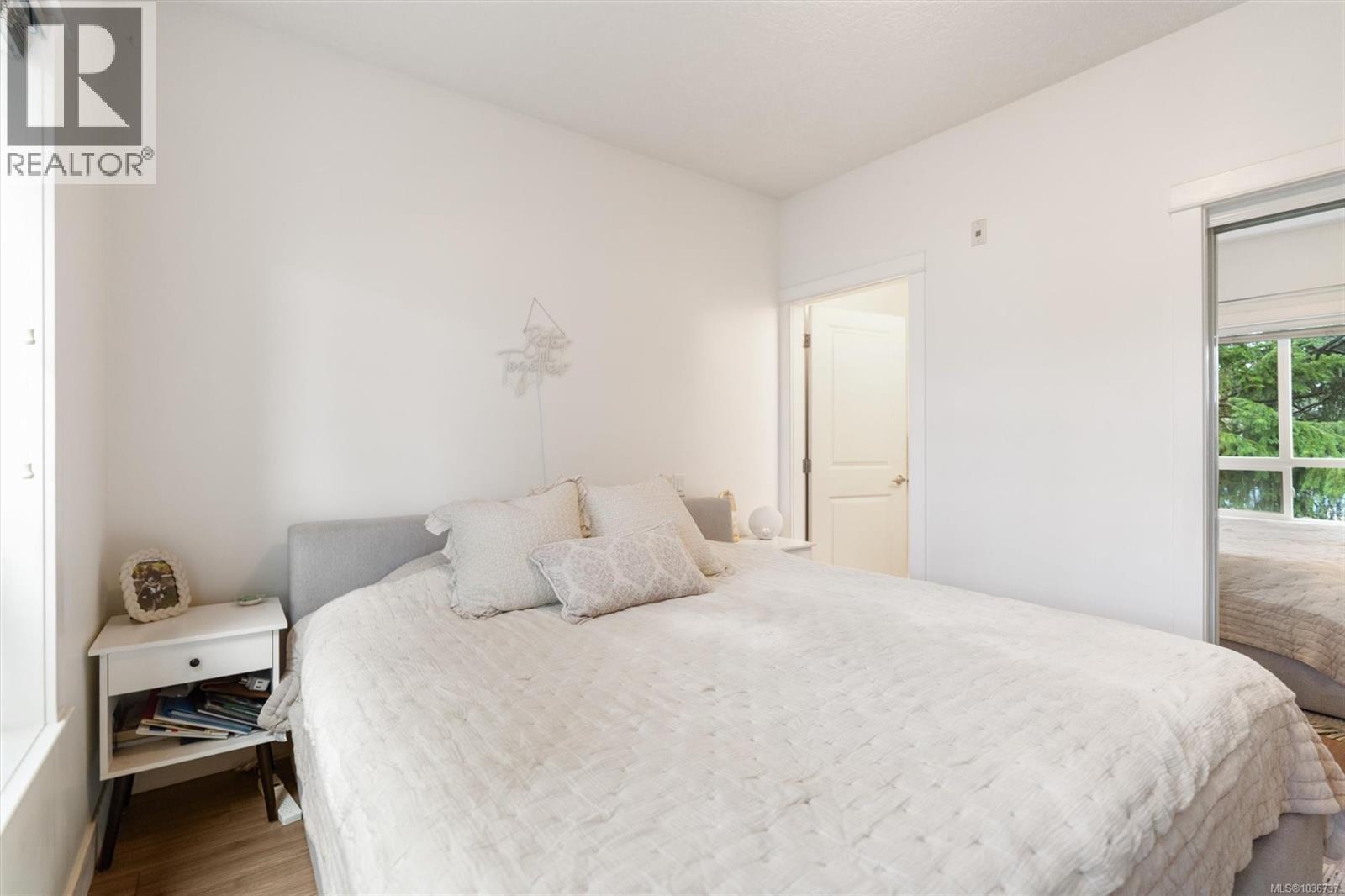 #216 938 Dunford Ave - 10