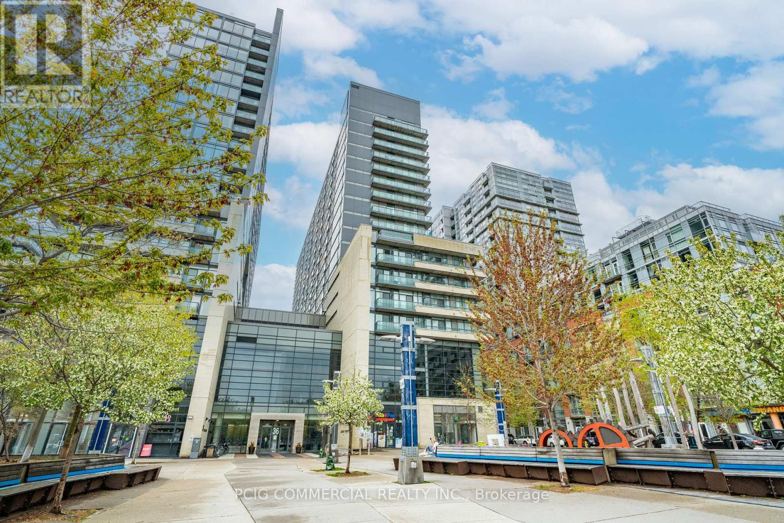Listing photo of 803W - 36 LISGAR STREET