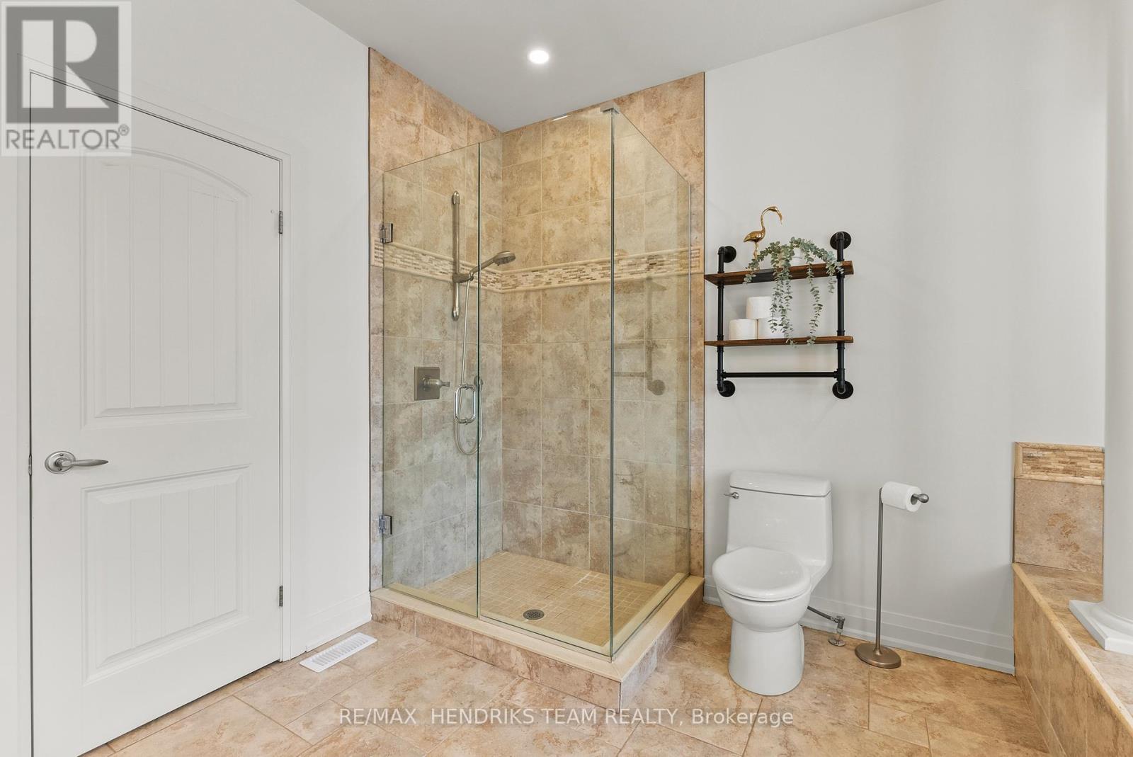 13 MCLEAN COURT - 22