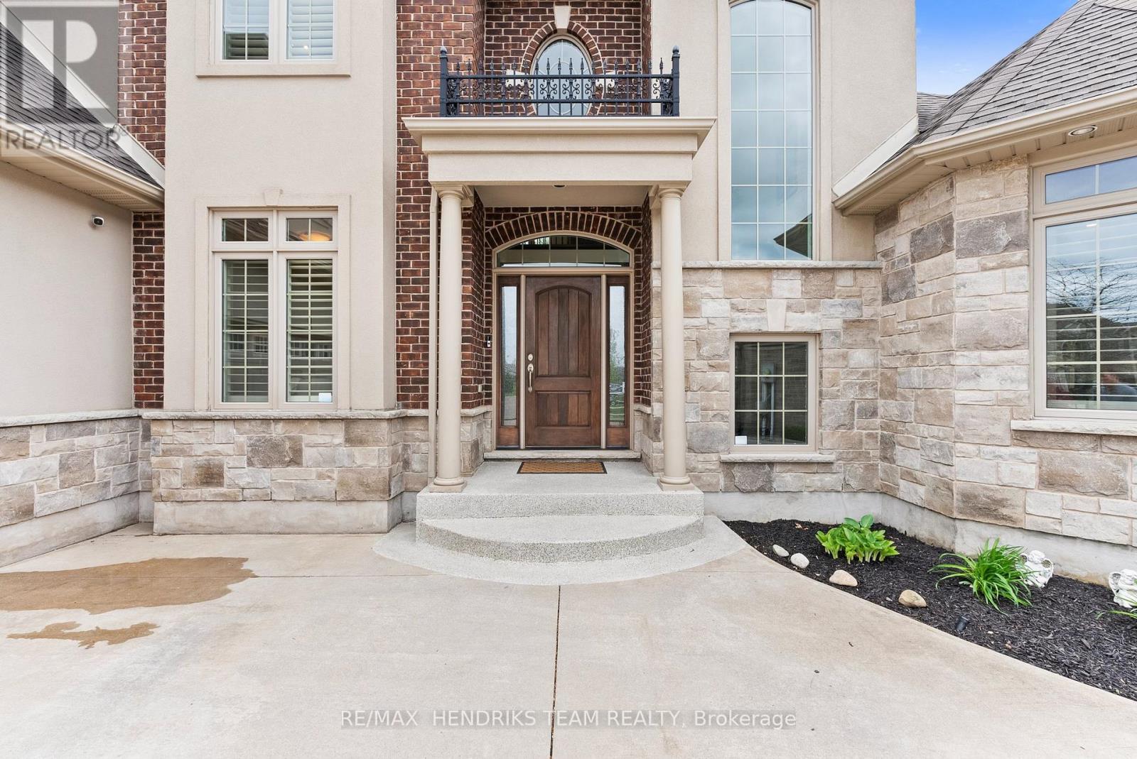 13 MCLEAN COURT - 3
