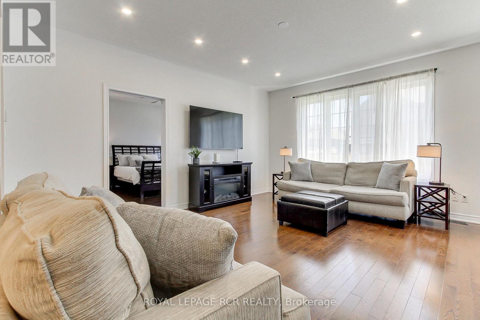19 WYNDHAM CIRCLE - 20