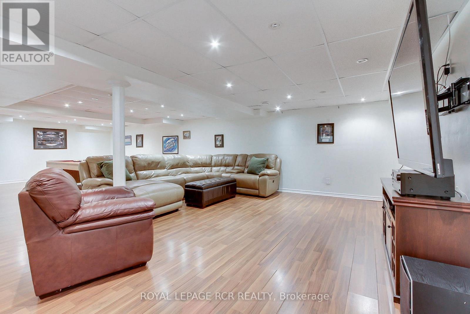 19 WYNDHAM CIRCLE - 37