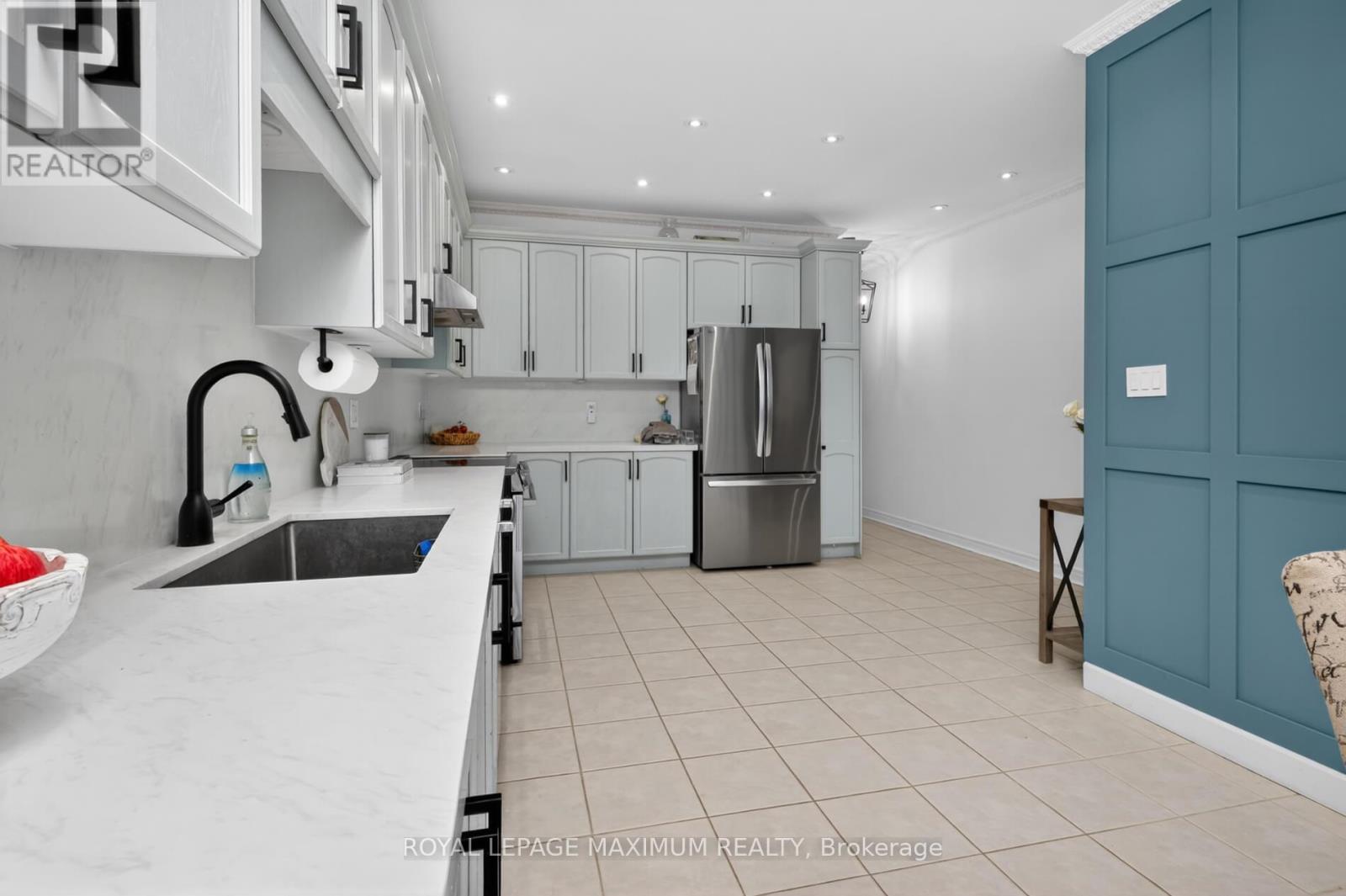 3 AMALFI COURT - 14