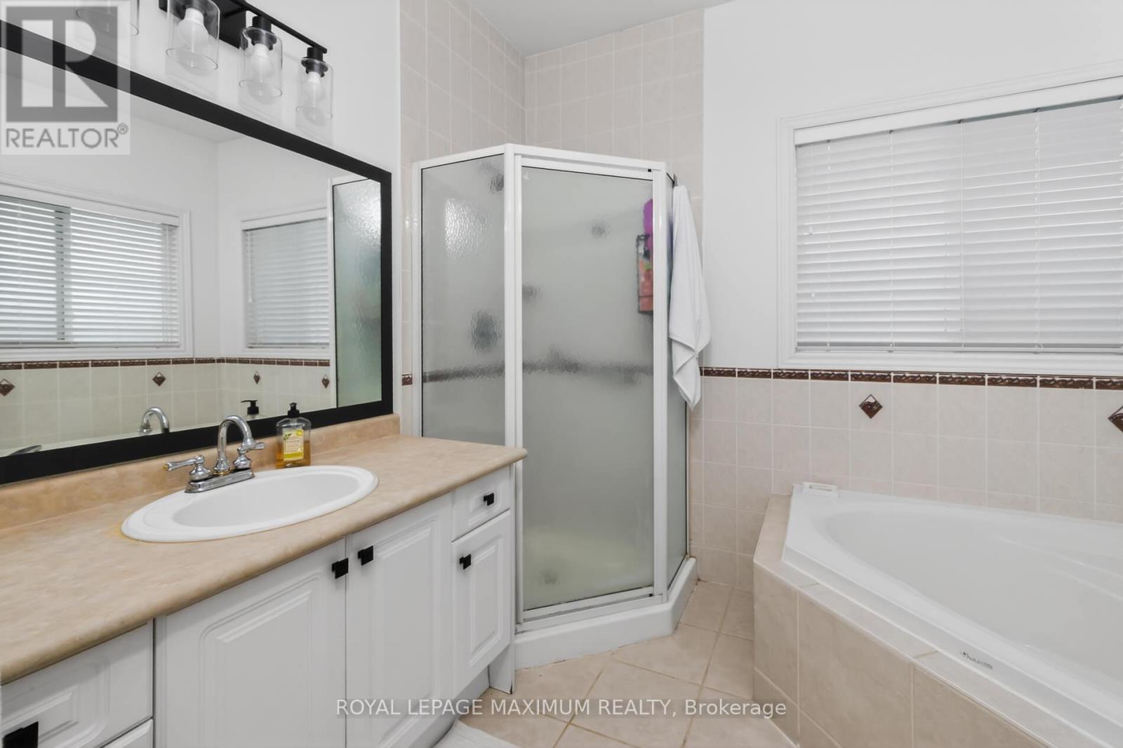 3 AMALFI COURT - 18