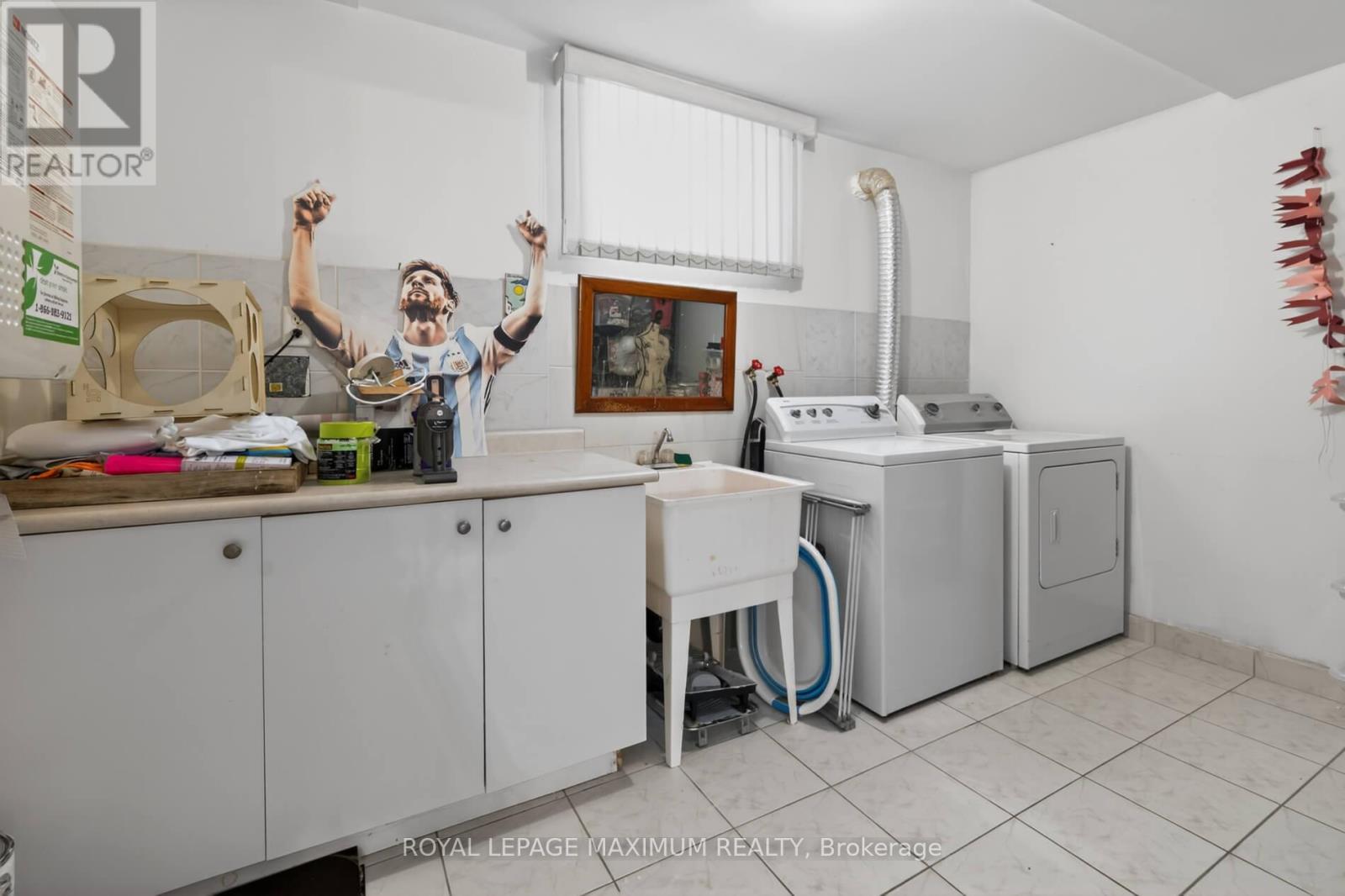 3 AMALFI COURT - 32