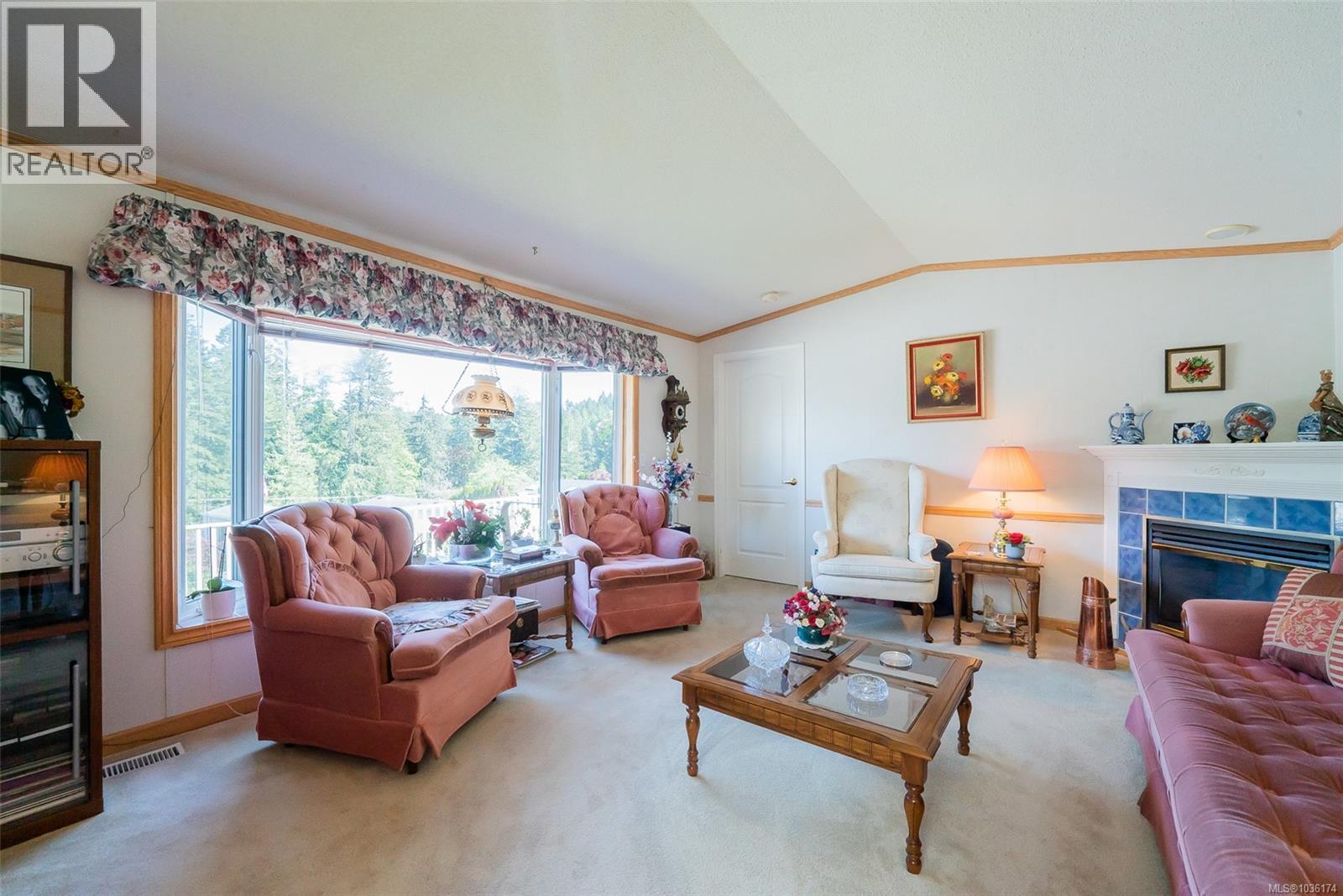 1046 Collier Cres - 10