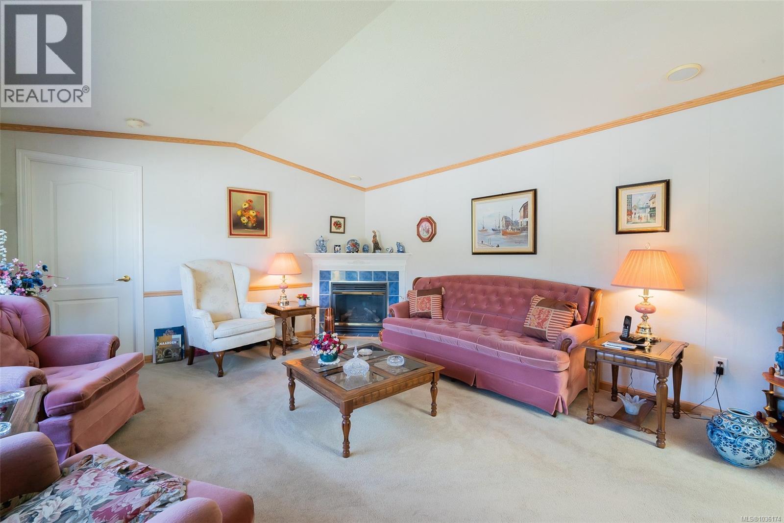 1046 Collier Cres - 11