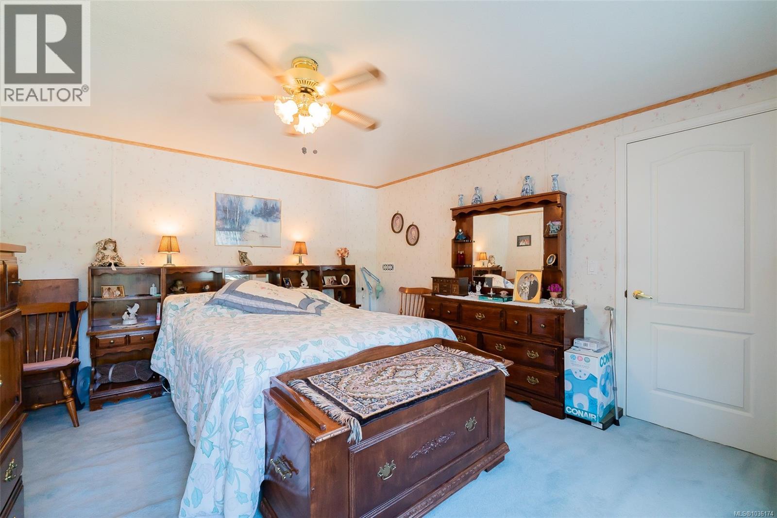1046 Collier Cres - 17