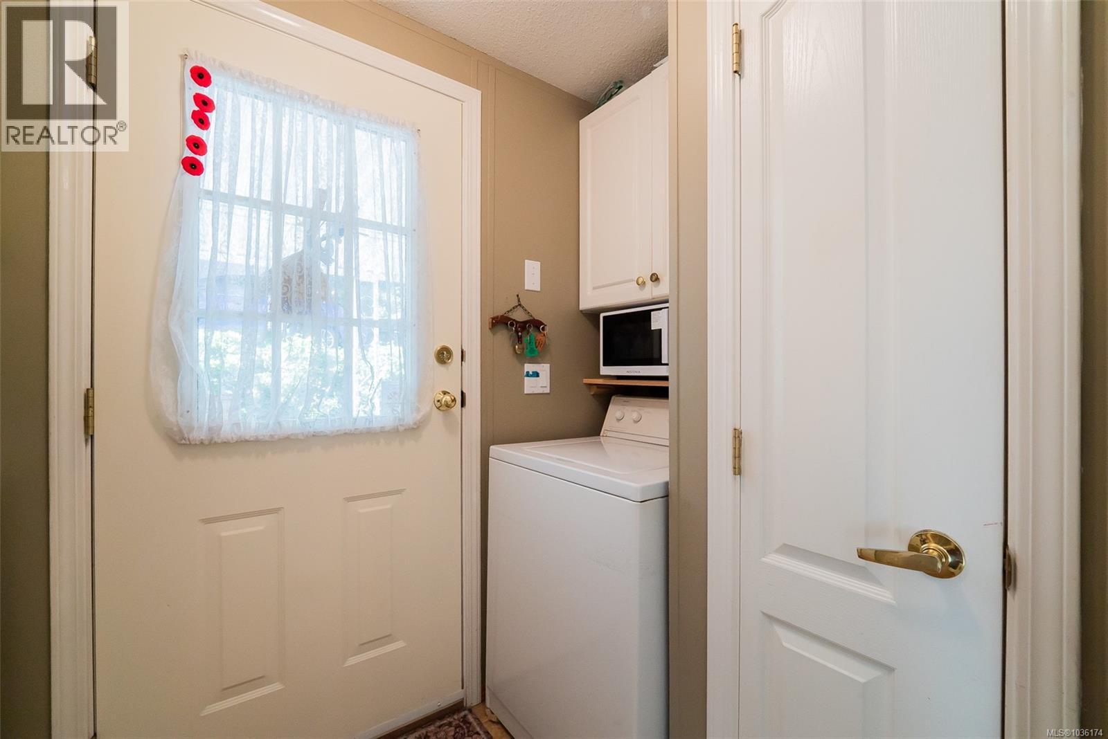 1046 Collier Cres - 20