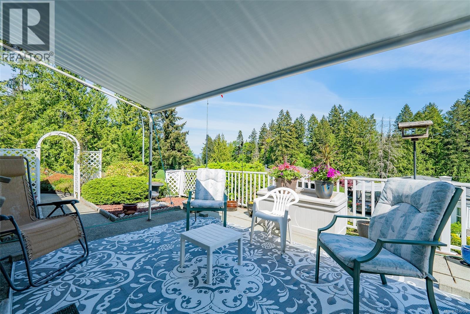 1046 Collier Cres - 23