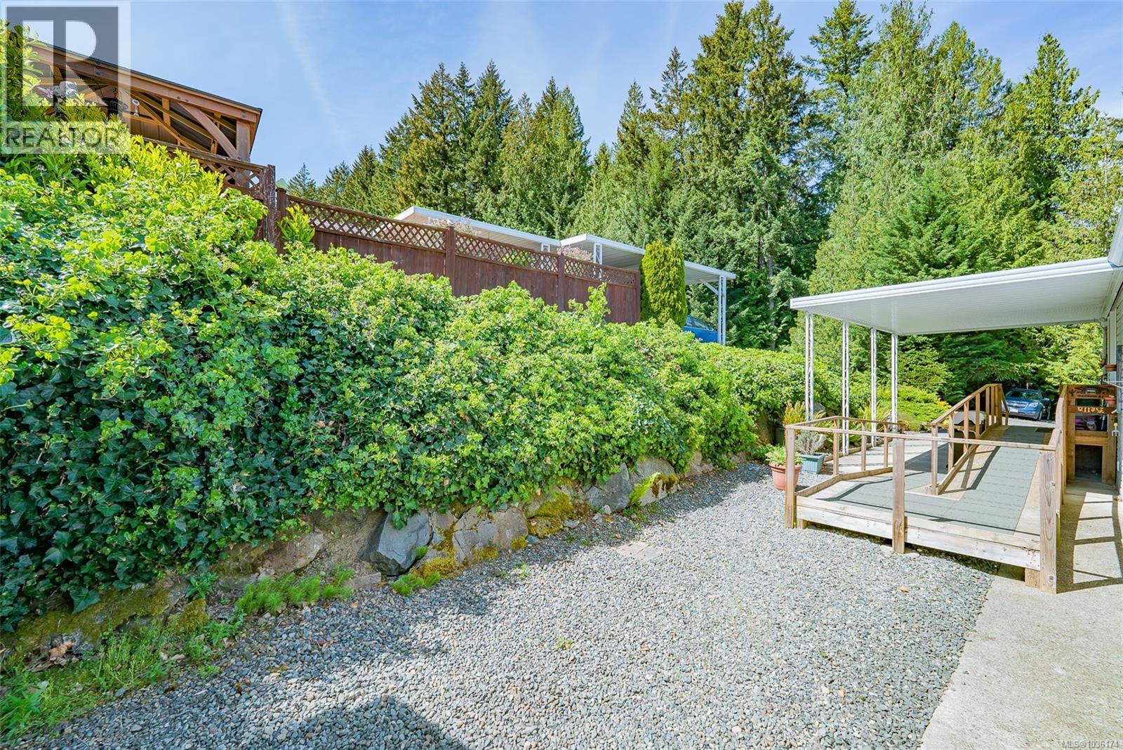1046 Collier Cres - 26