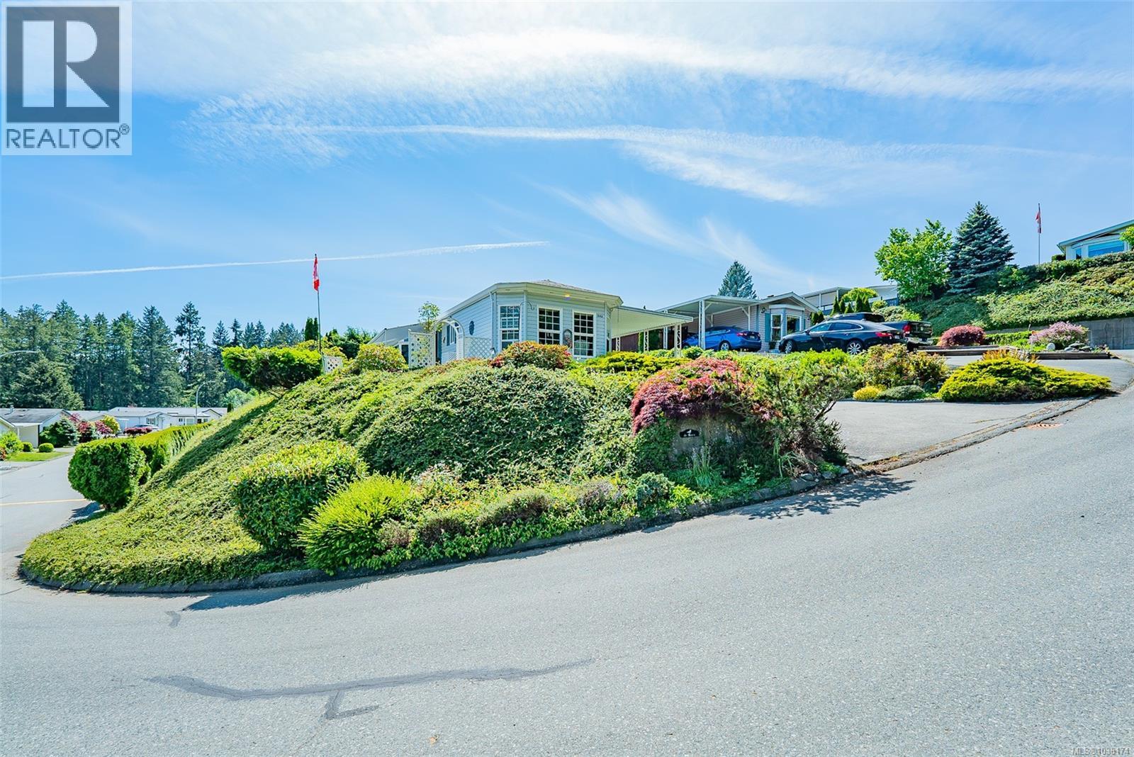 1046 Collier Cres - 3