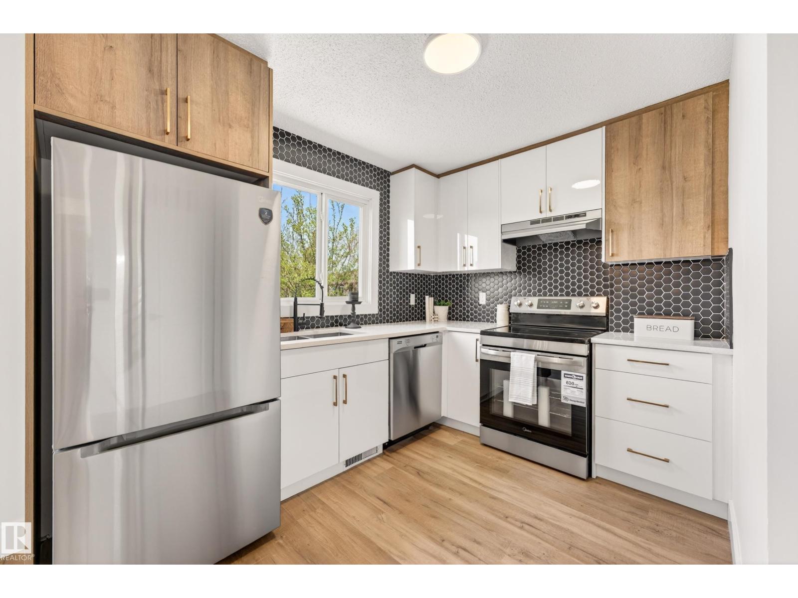 17312 108 ST NW - 4