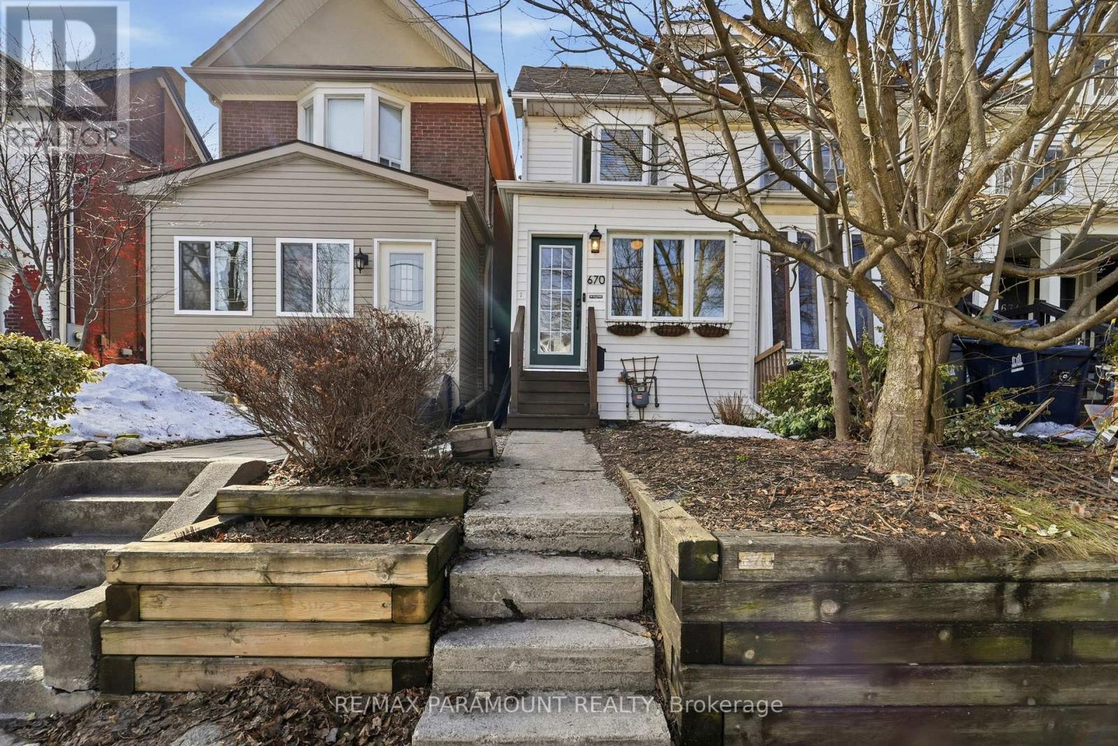 670 RHODES AVENUE - 3