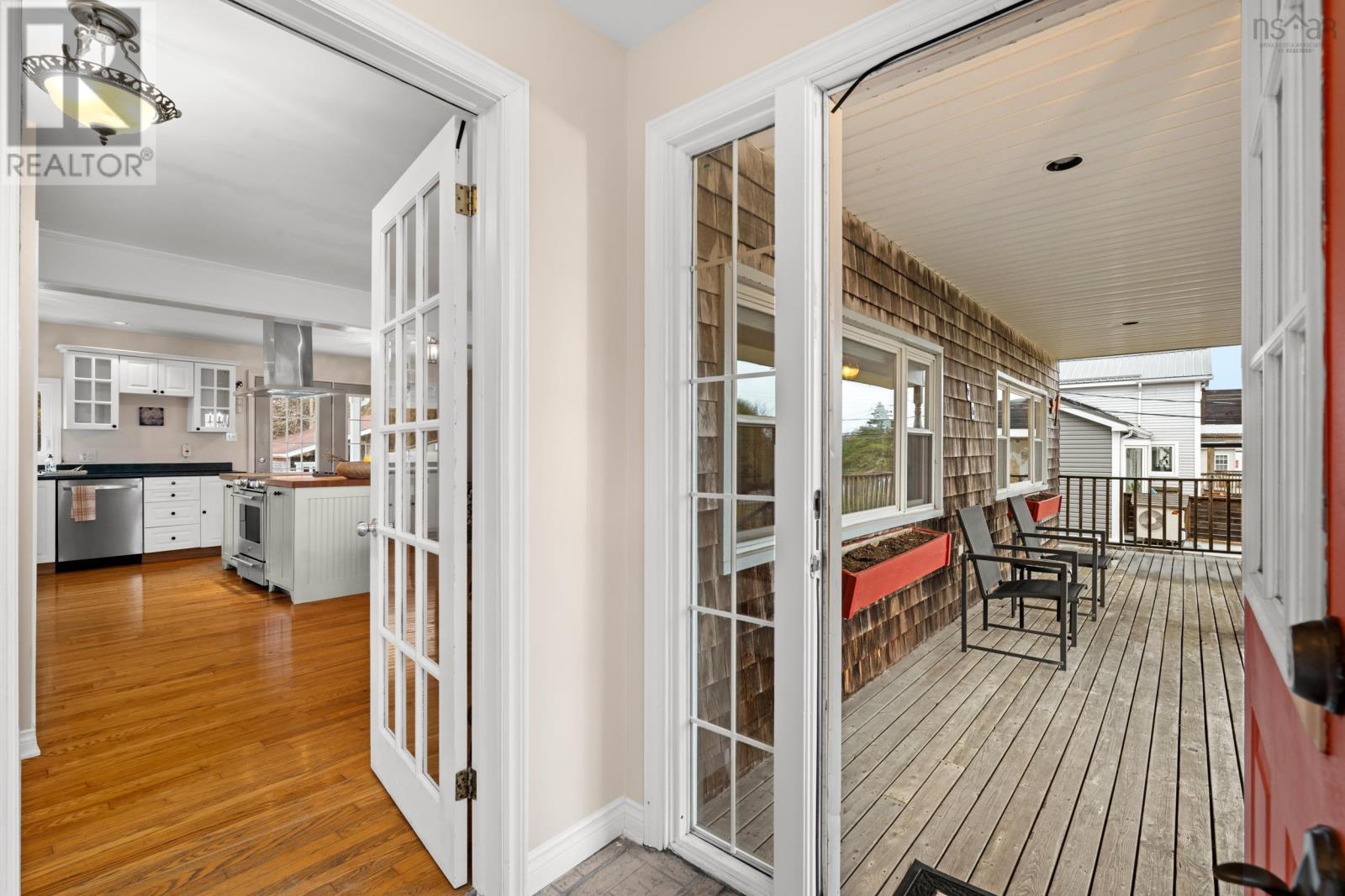Property 7 of 48 of 75 Bayview Drive