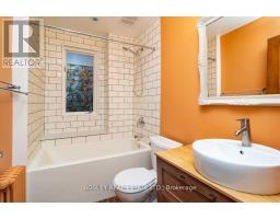Upper - 2994 Dundas Street W, Toronto, ON M6P1Z3 Photo 17