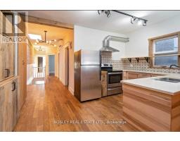 Upper - 2994 Dundas Street W, Toronto, ON M6P1Z3 Photo 8