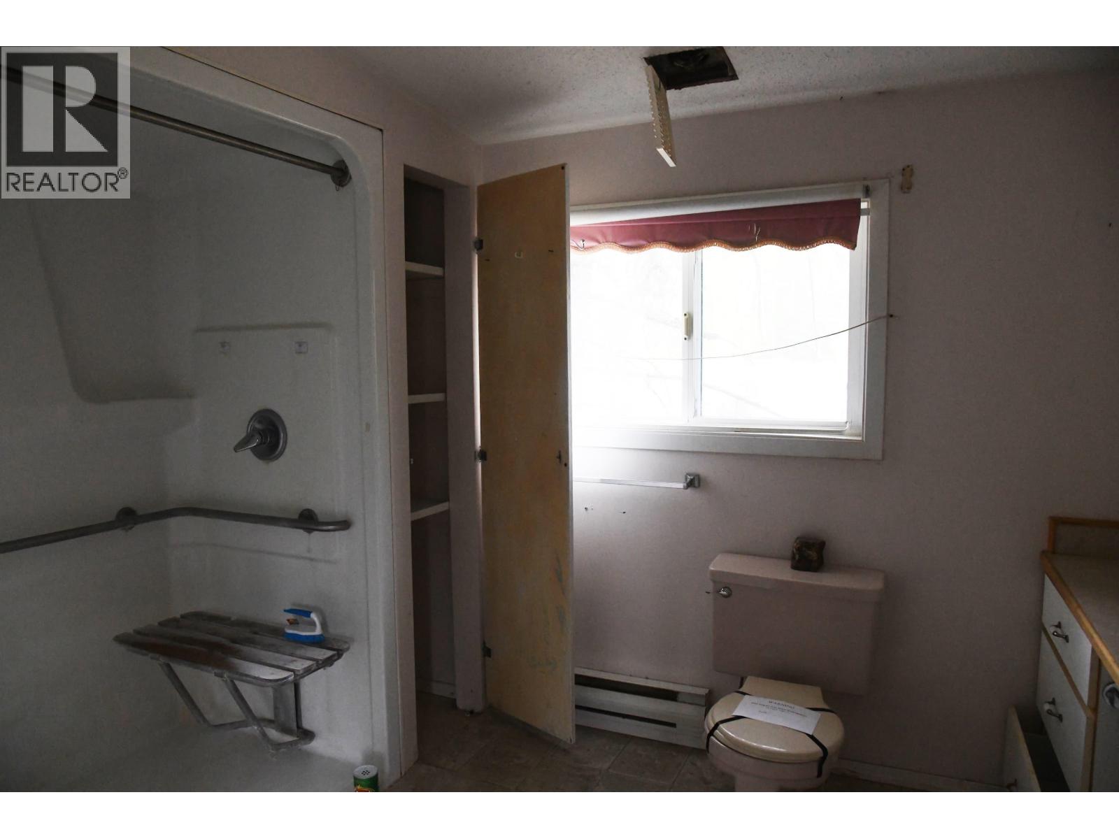 6462 MERCER ROAD - 8