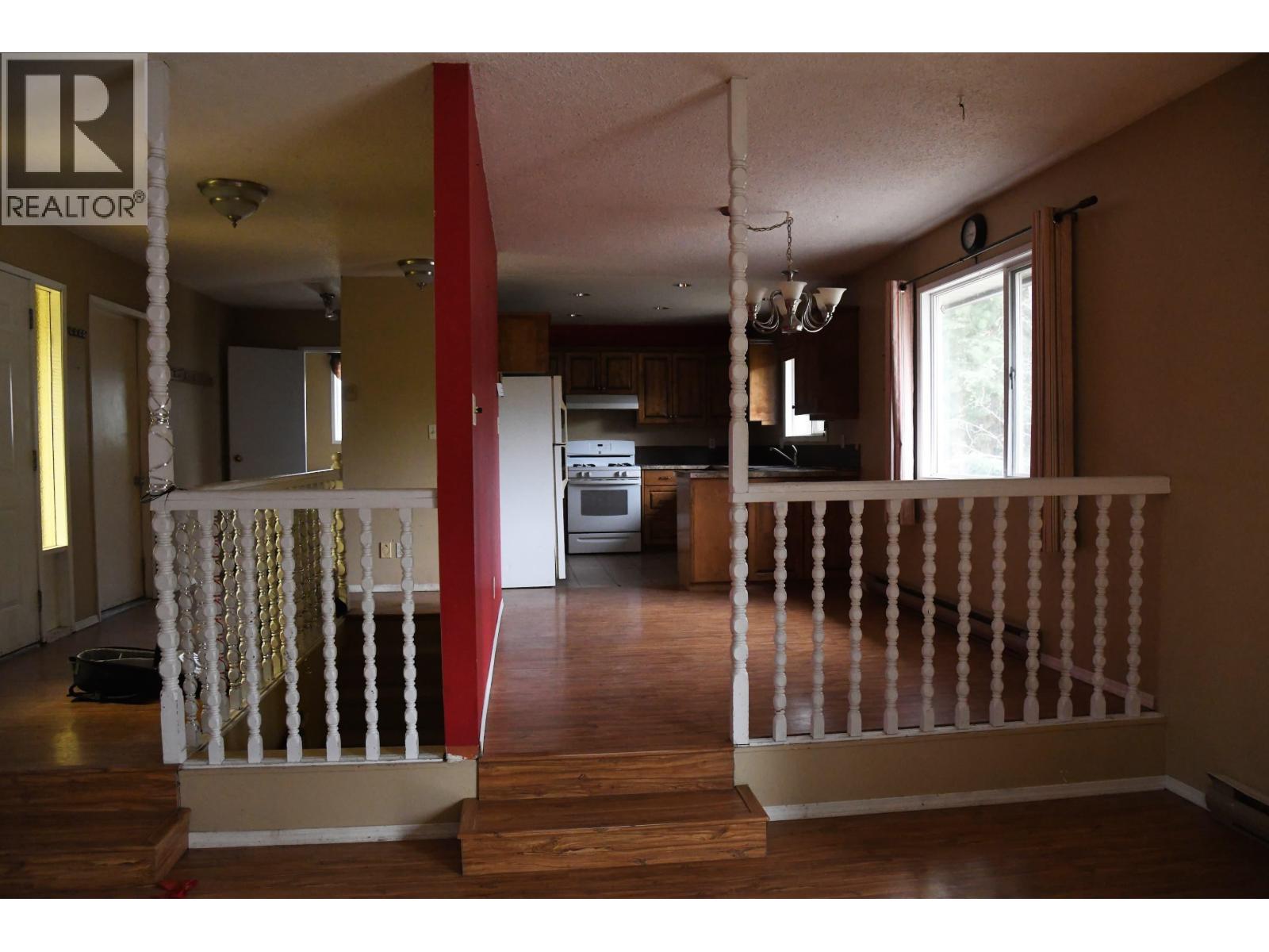 6462 MERCER ROAD - 5