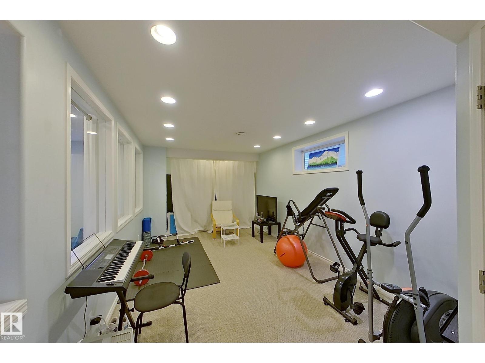 3540 MCLEAN CR SW - 33