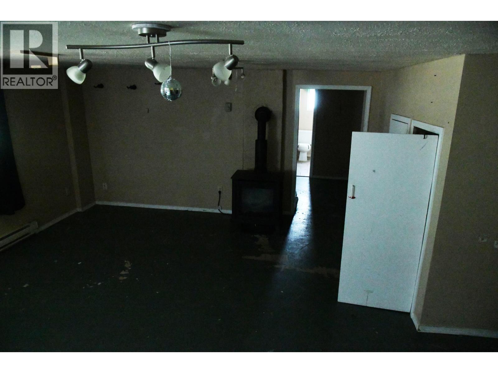 6462 MERCER ROAD - 21