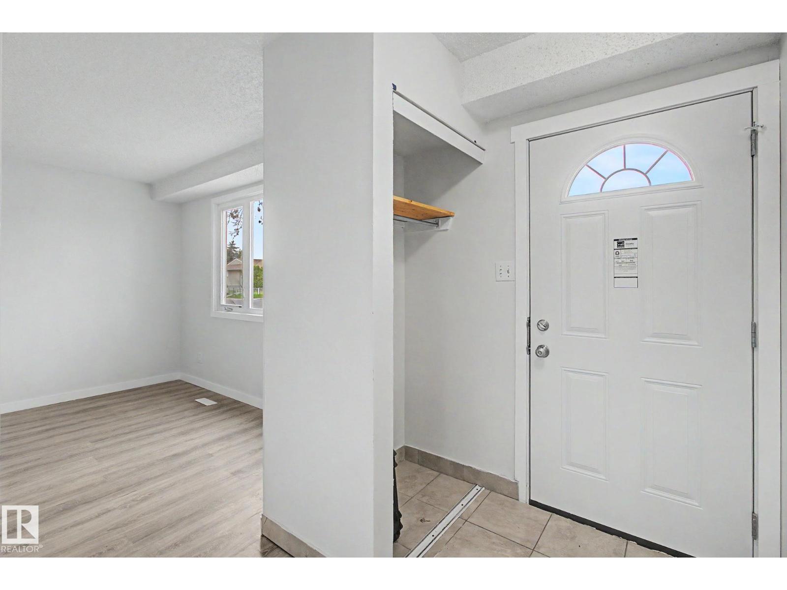 9B CLAREVIEW VG NW, Edmonton