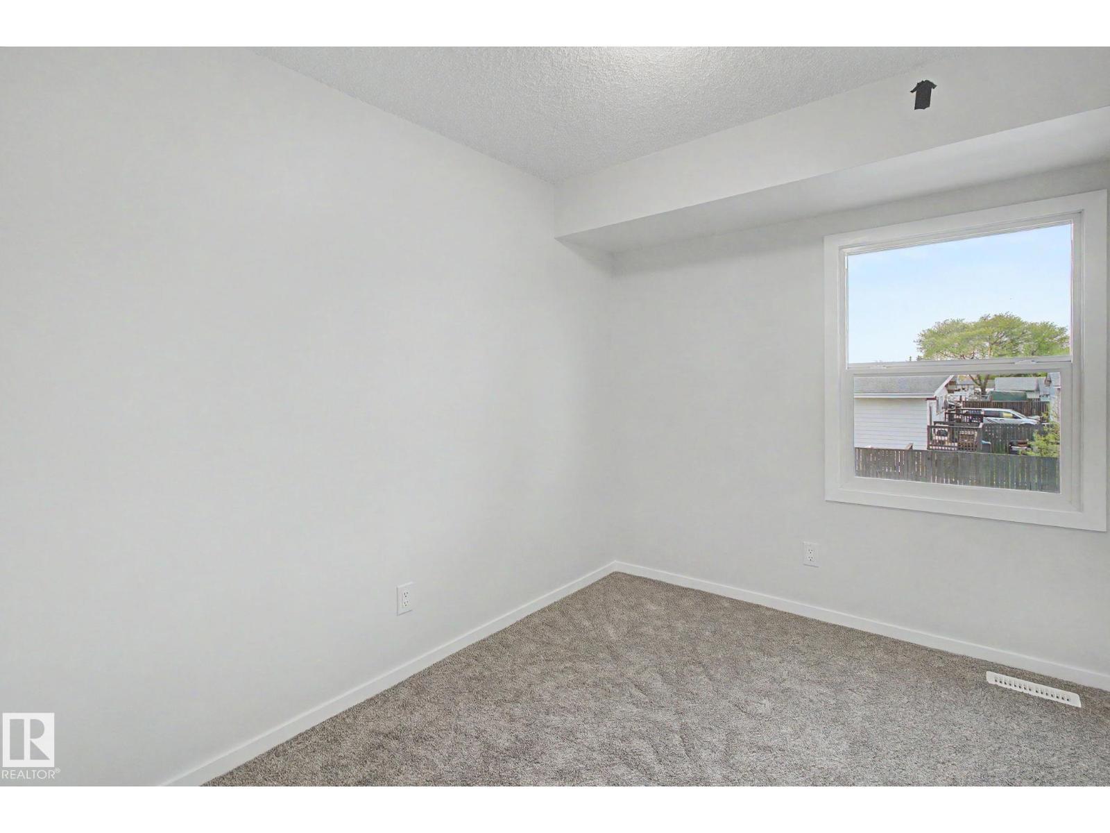 9B CLAREVIEW VG NW, Edmonton