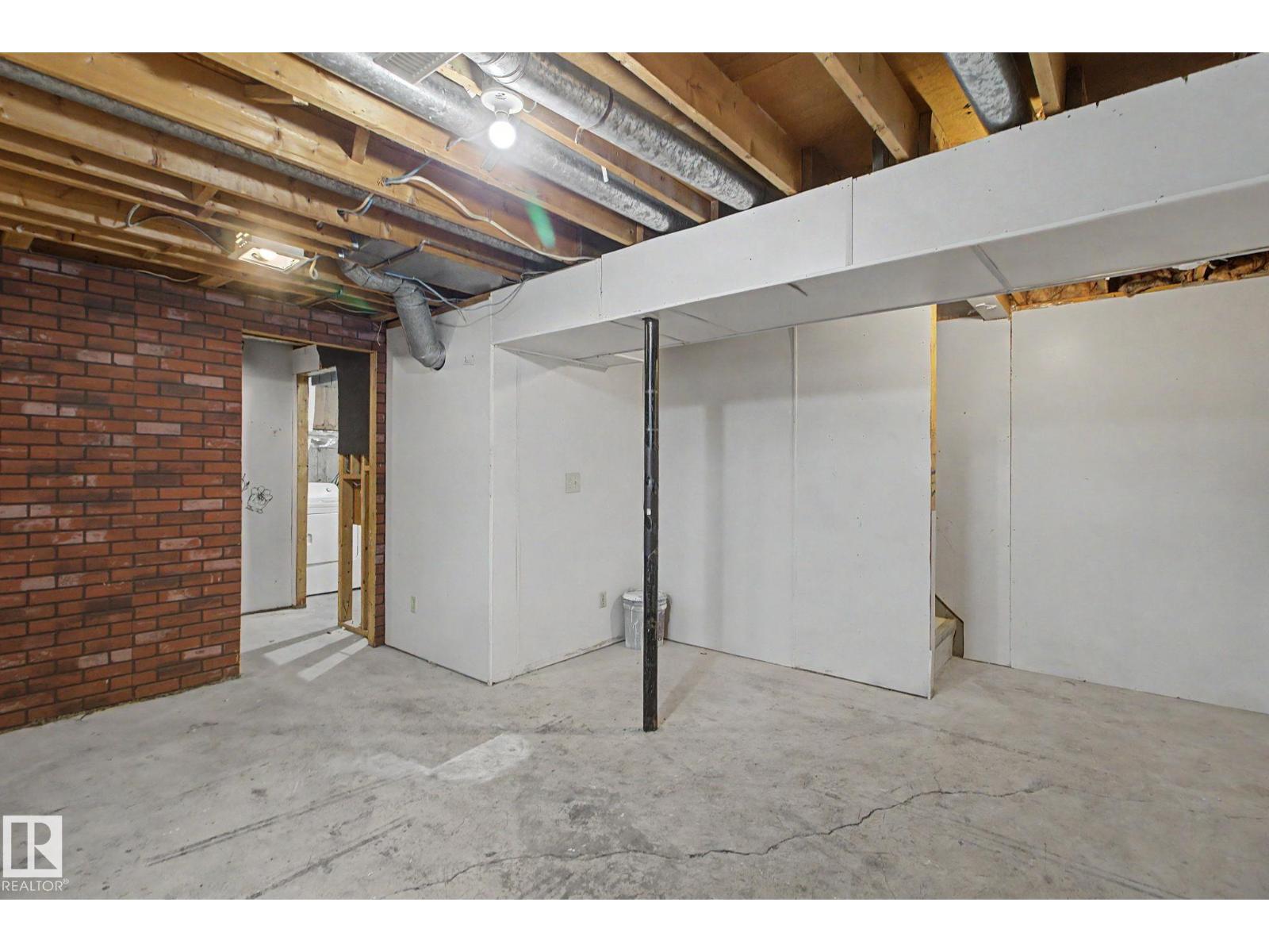 9B CLAREVIEW VG NW, Edmonton