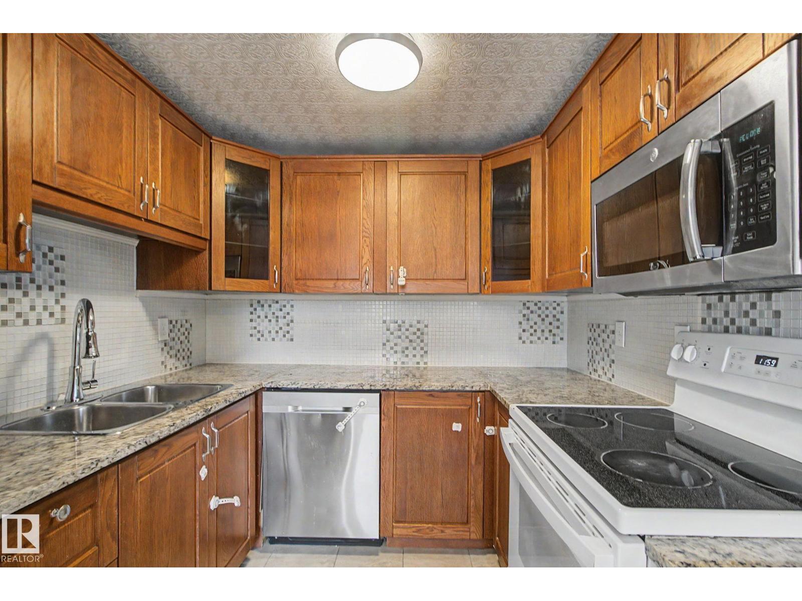 9B CLAREVIEW VG NW, Edmonton