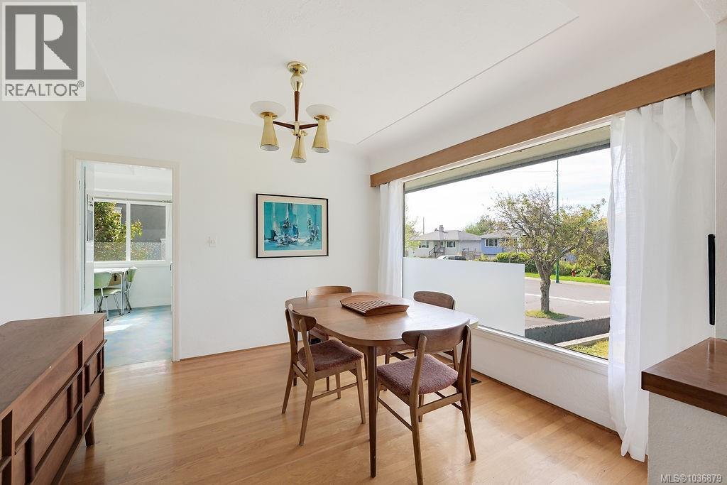 2106 Neil St - 13