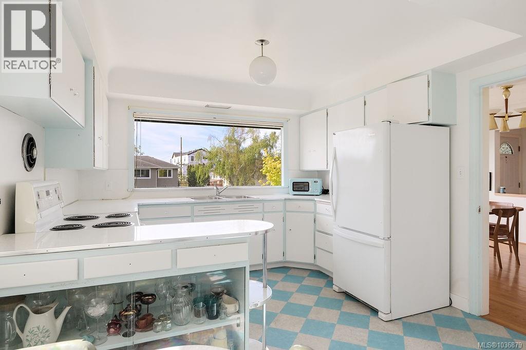 2106 Neil St - 25