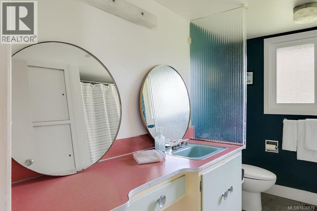  2106 Neil Street, Oak Bay