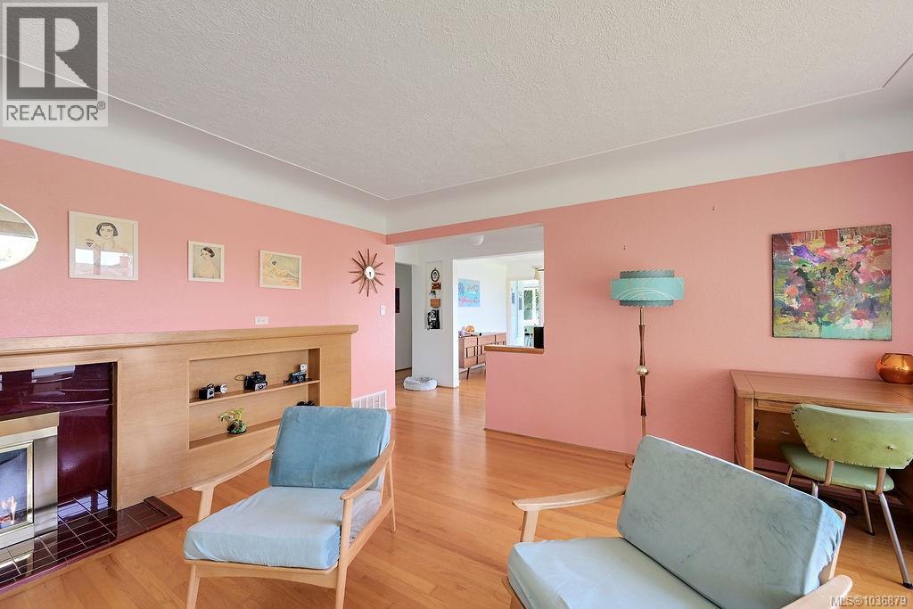 2106 Neil St - 12