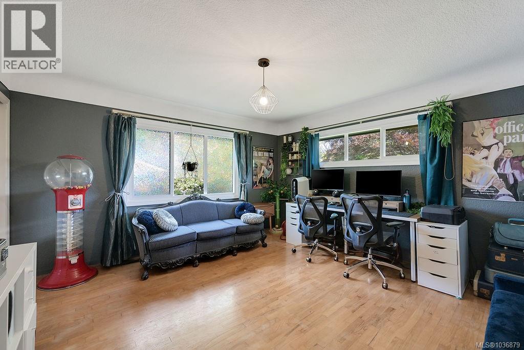  2106 Neil Street, Oak Bay