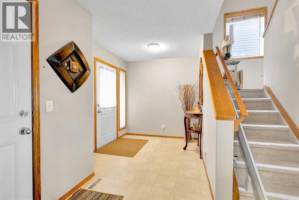 132 Saddletree Close NE - 4