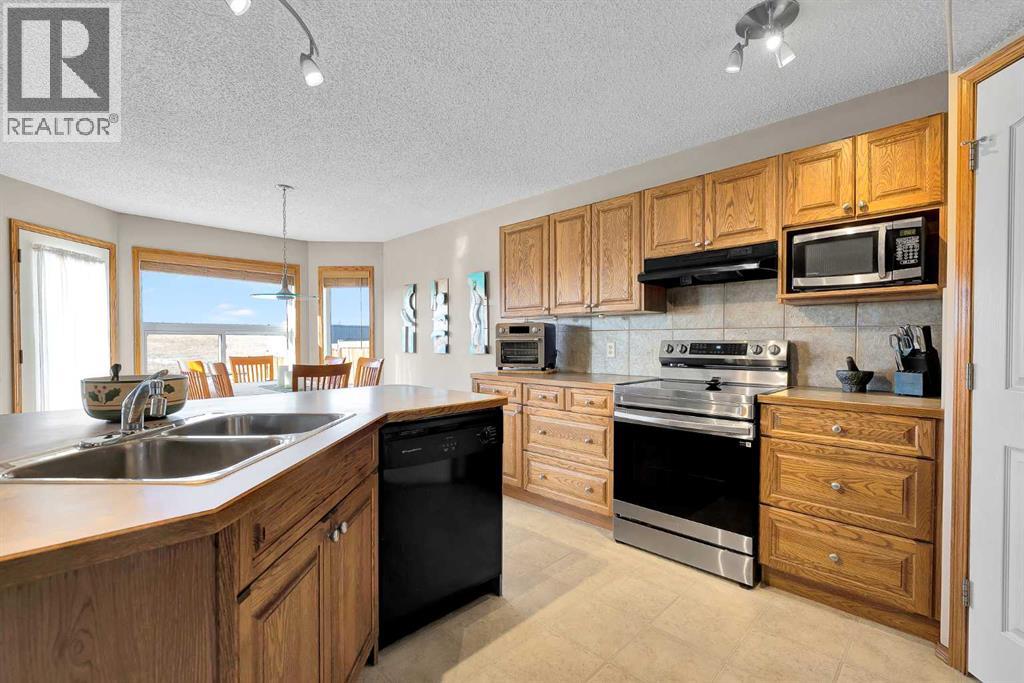 132 Saddletree Close NE - 9