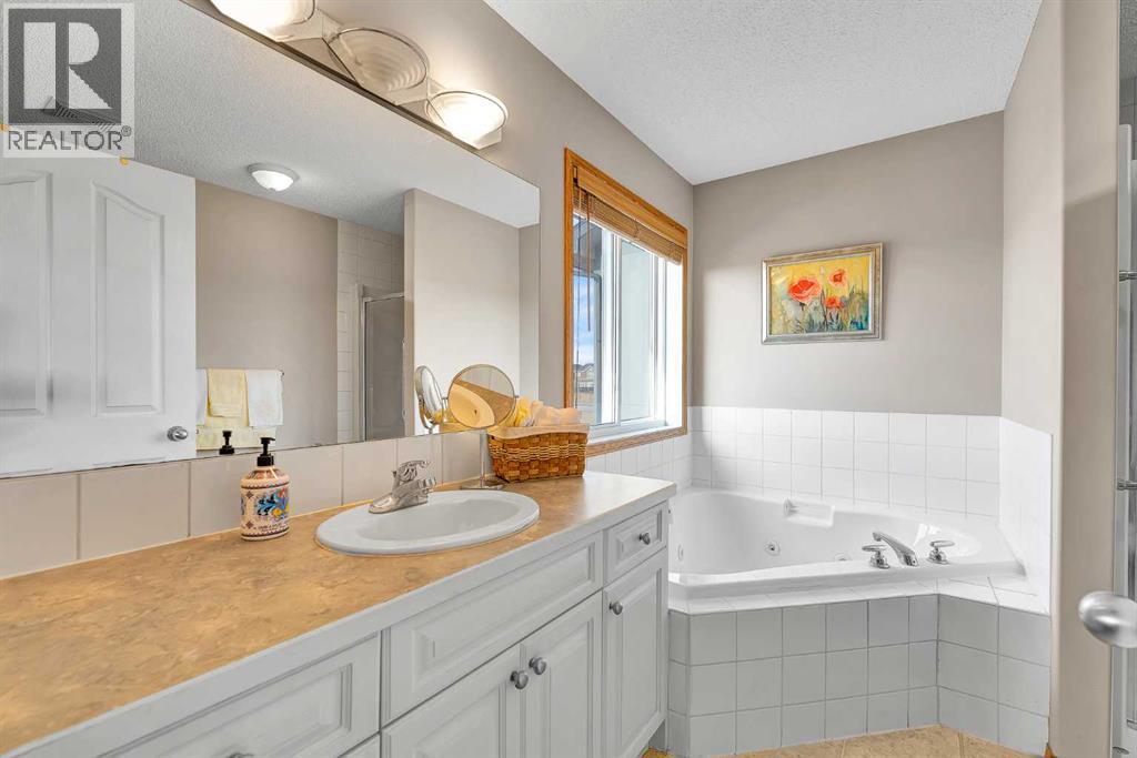132 Saddletree Close NE - 17