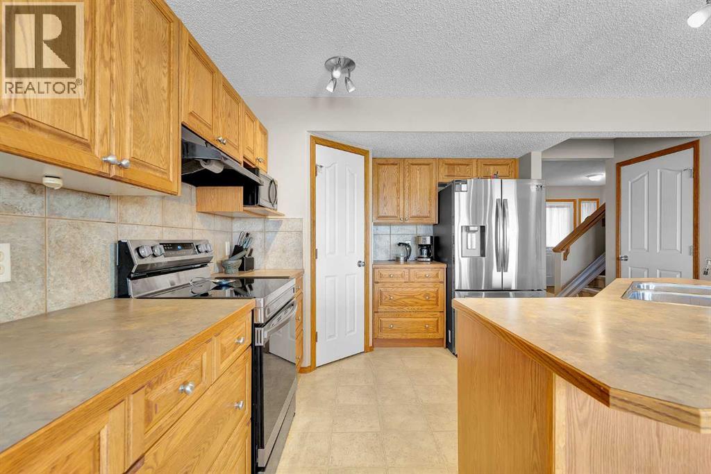 132 Saddletree Close NE - 10