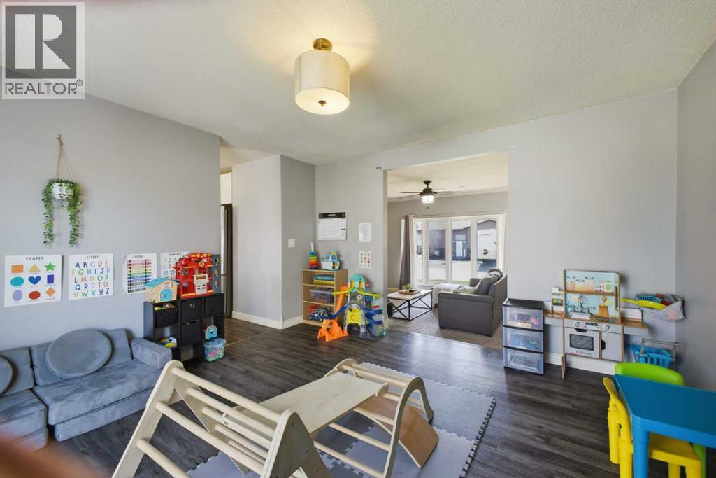 10 Blackstone Avenue — photo 21