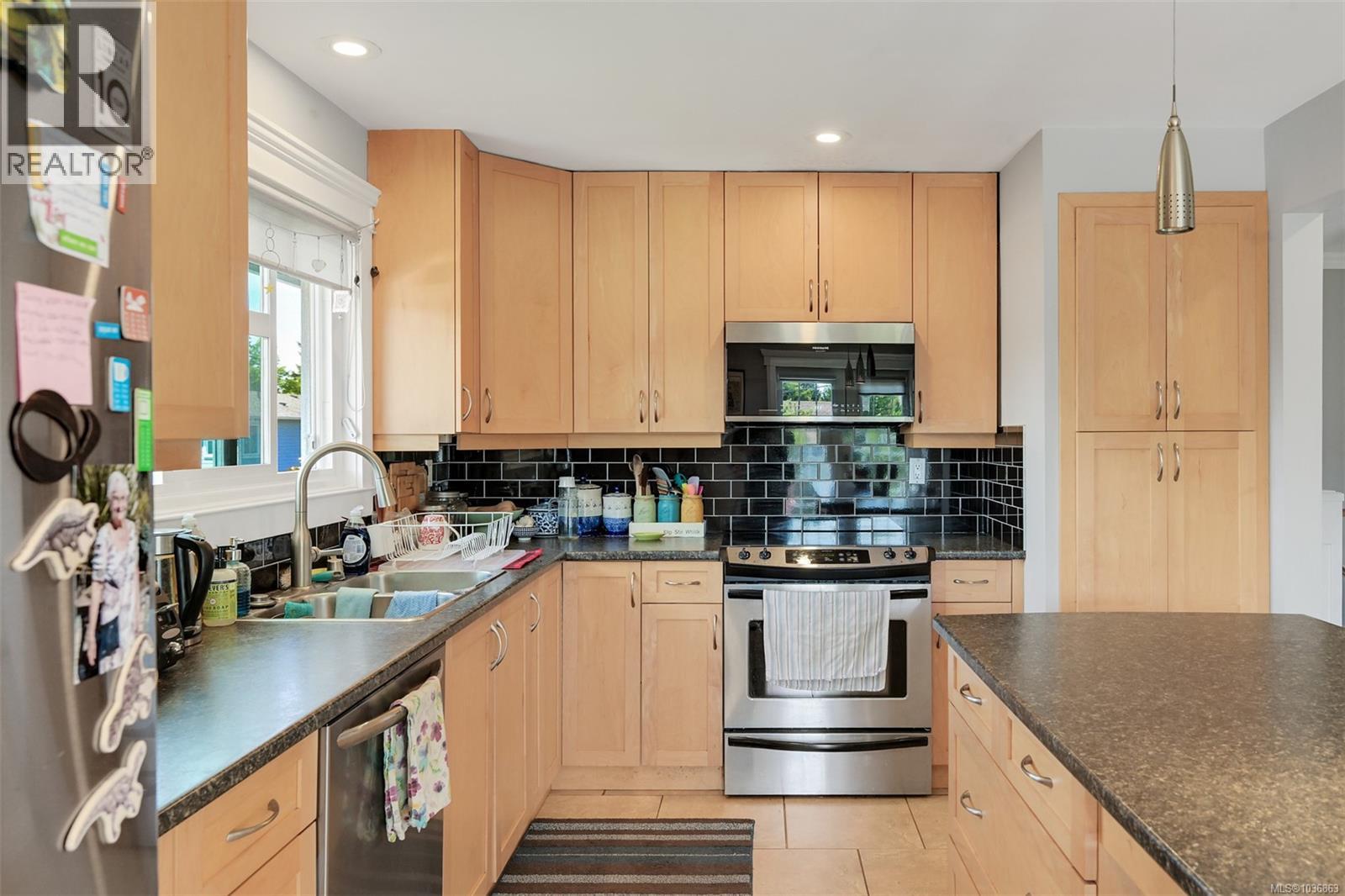 670 Polyanthus Cres - 15