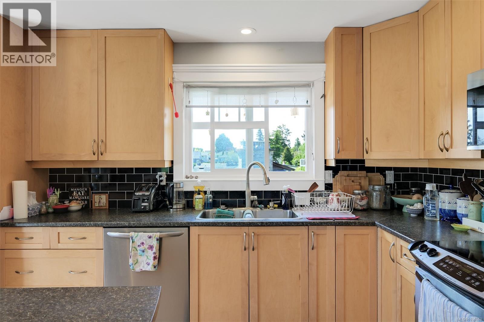 670 Polyanthus Cres - 18