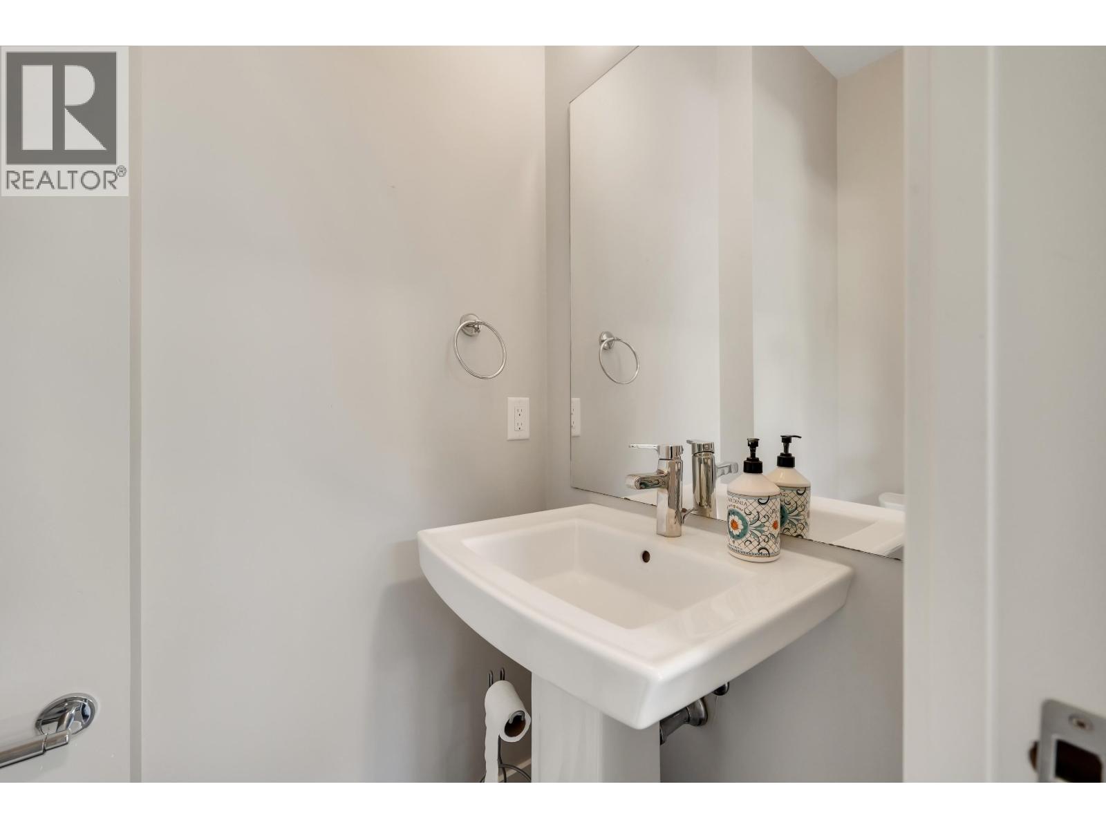 1227 BRANDYWINE DRIVE, Squamish