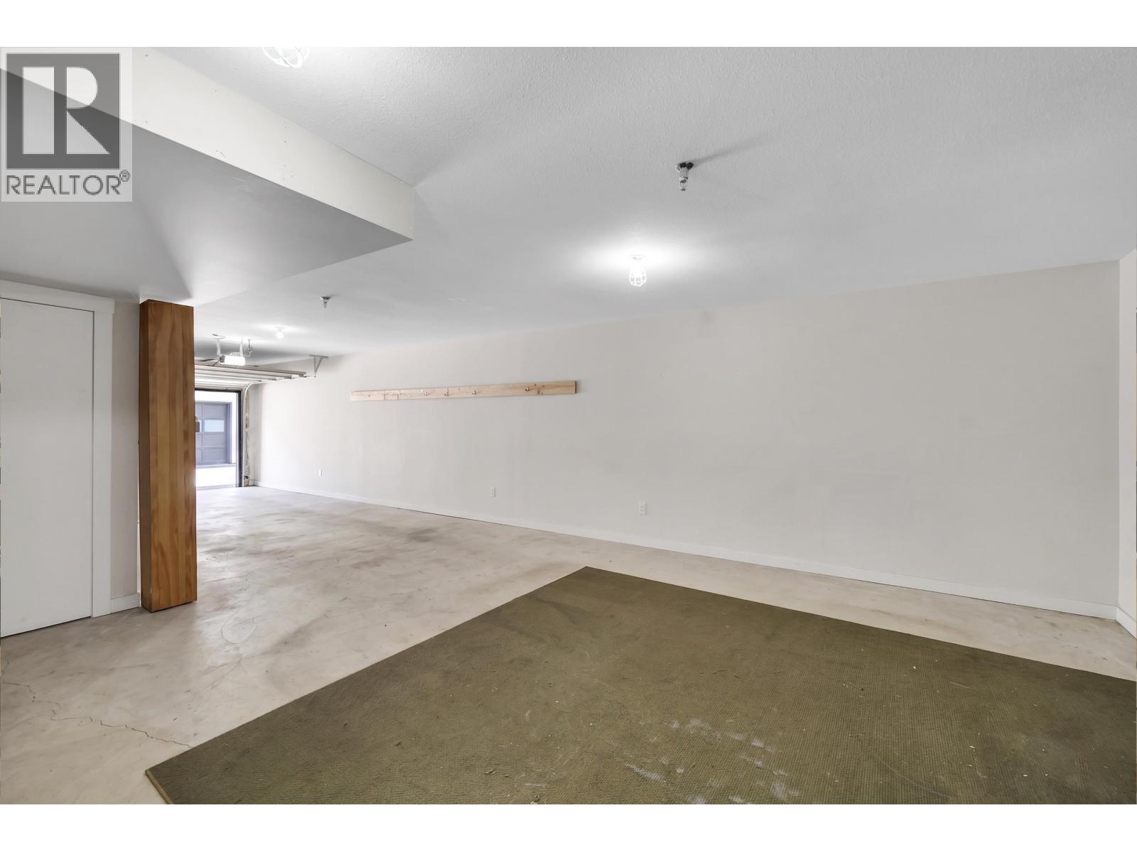 1227 BRANDYWINE DRIVE, Squamish