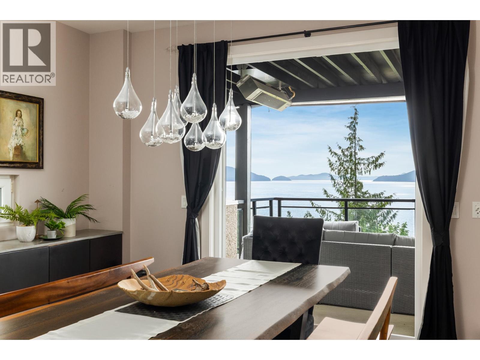 75 TIDEWATER WAY, Lions Bay