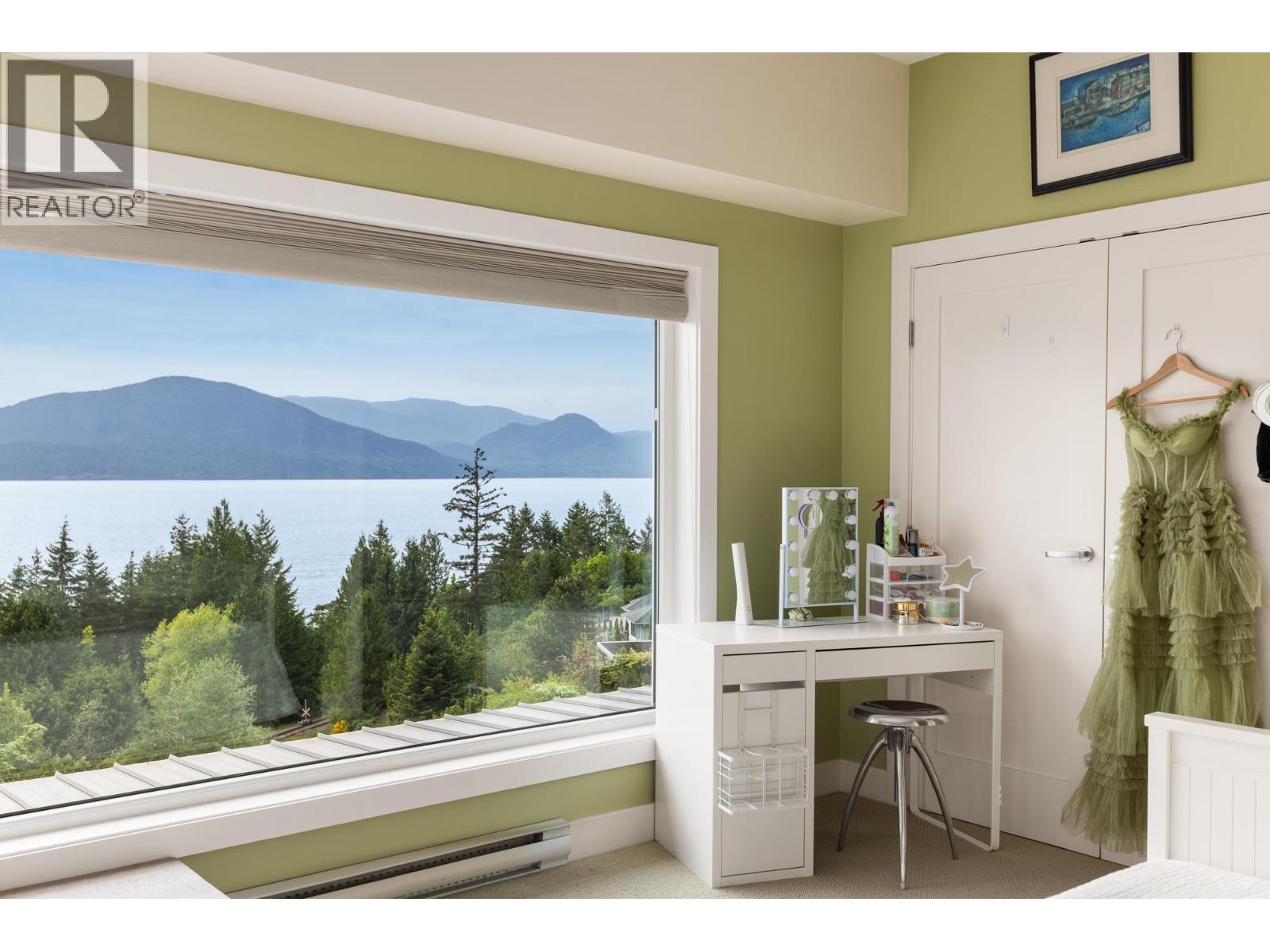 75 TIDEWATER WAY, Lions Bay