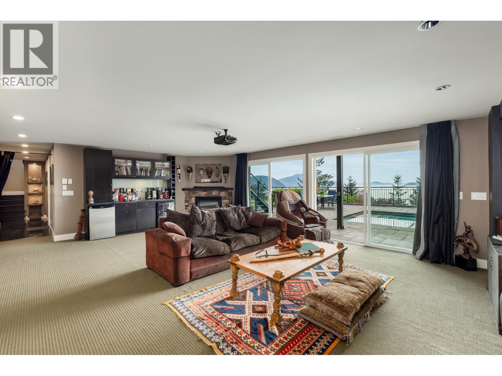 75 TIDEWATER WAY, Lions Bay