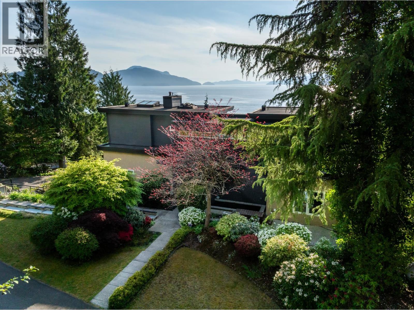 75 TIDEWATER WAY, Lions Bay