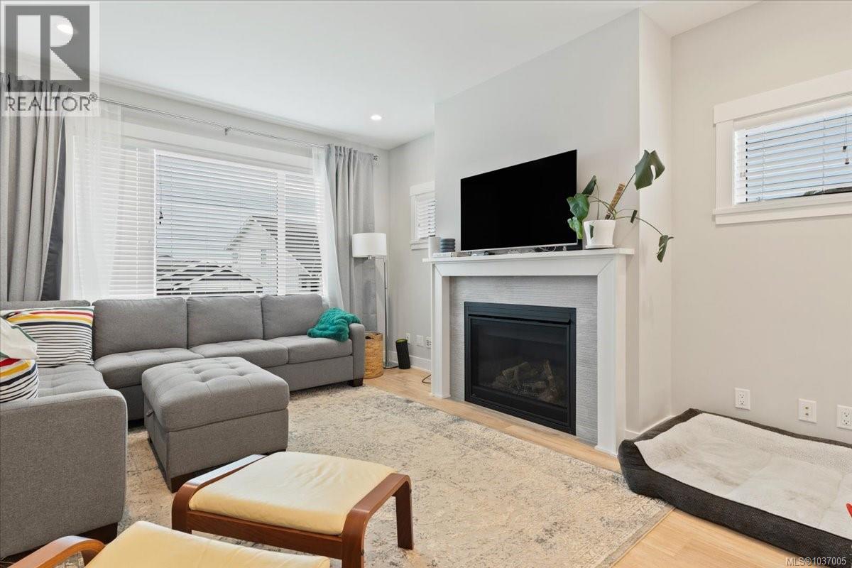 1360 Flint Ave - 11