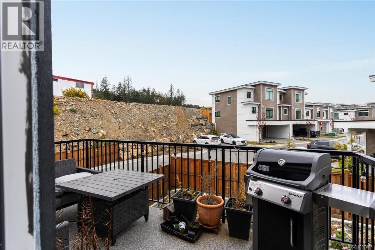 1360 Flint Ave - 23