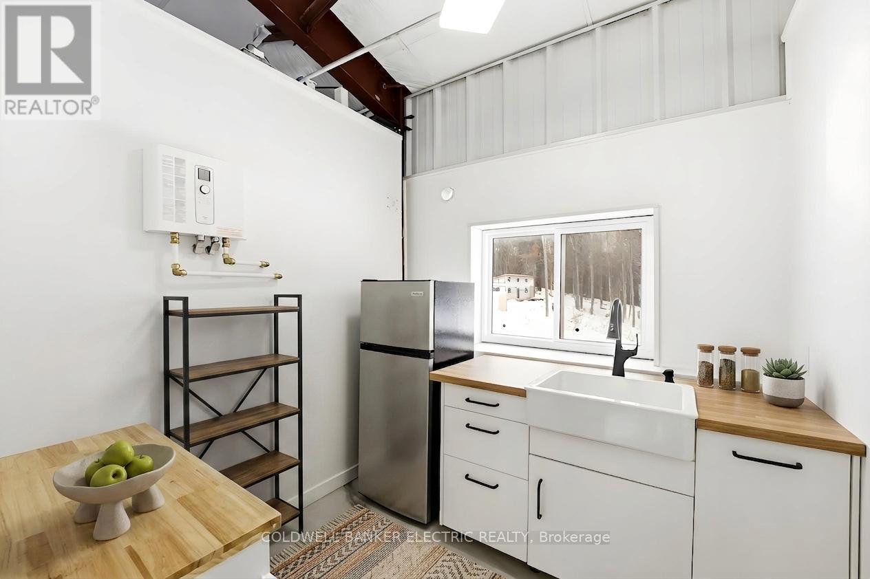 1211 GELERT ROAD - Image 22